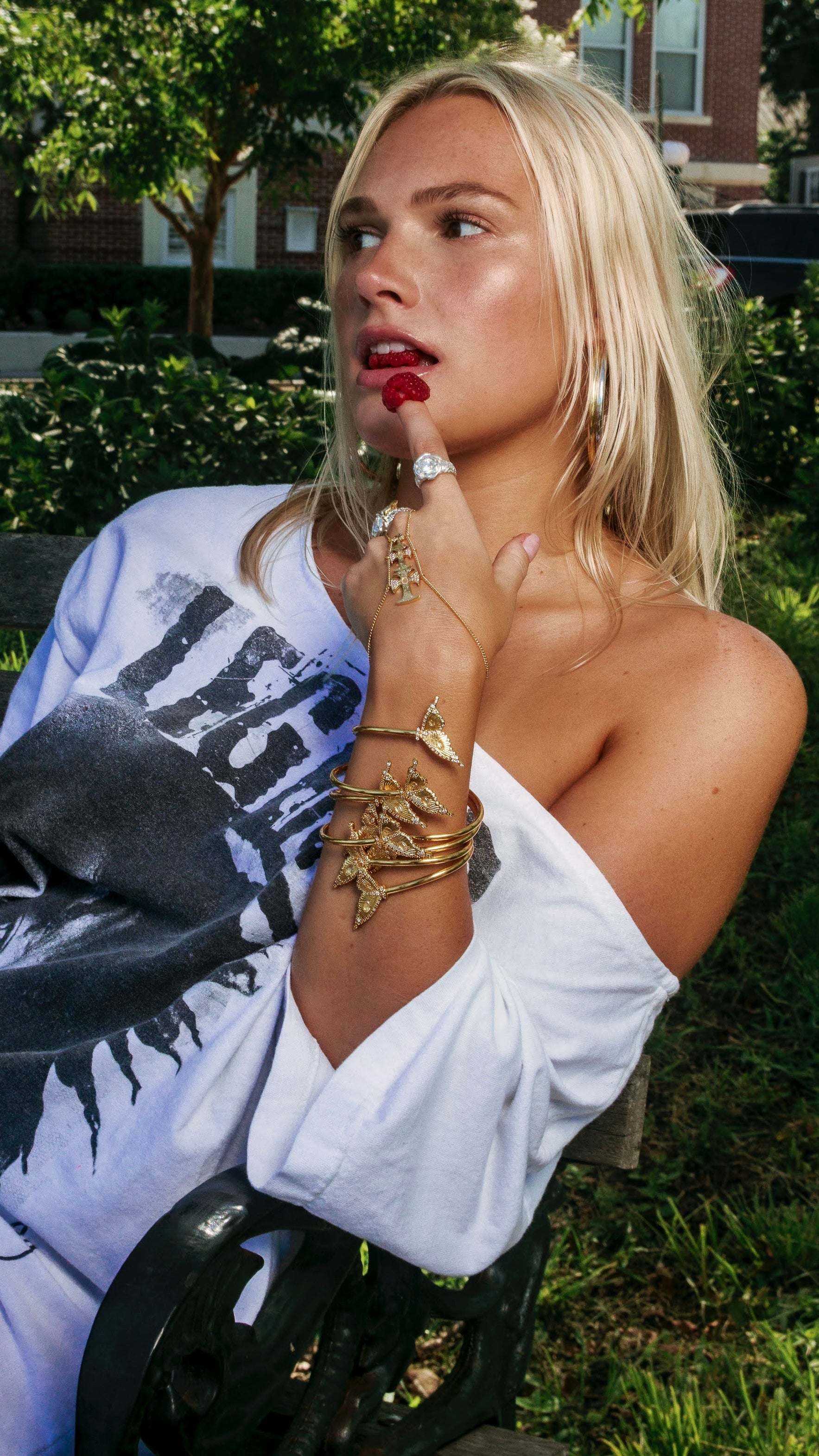 WINGS CUFF