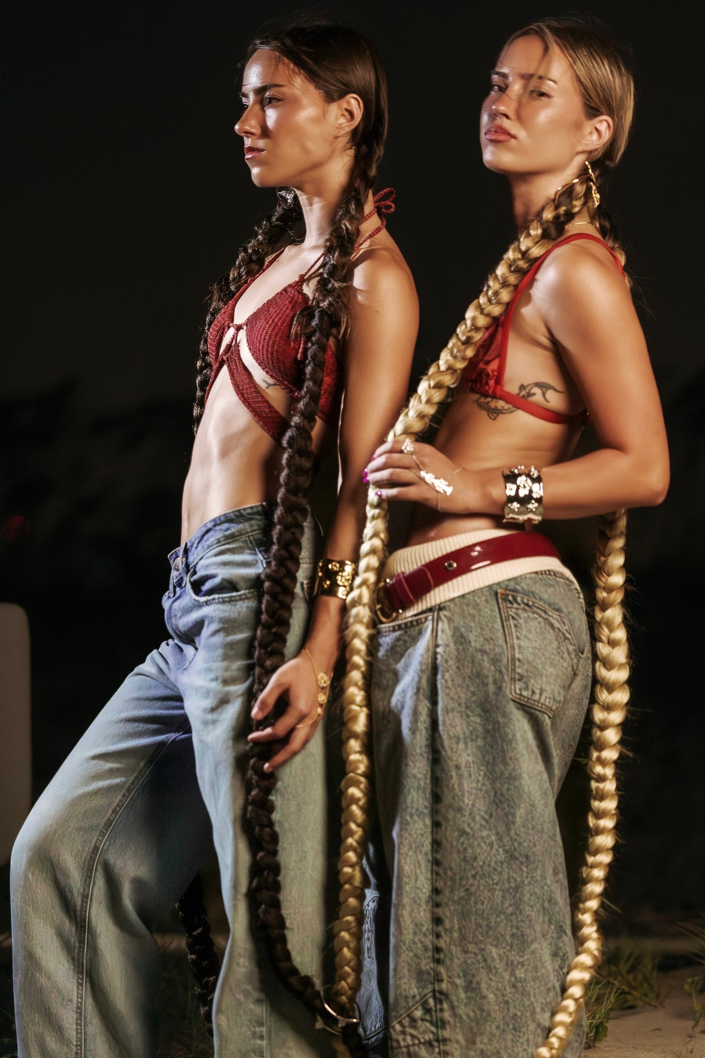 TRIPLE CROSSED HAND CHAIN
