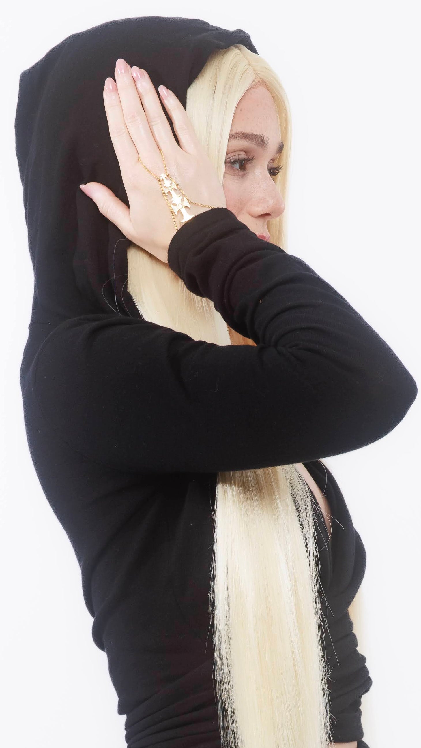 TRIPLE CROSSED HAND CHAIN