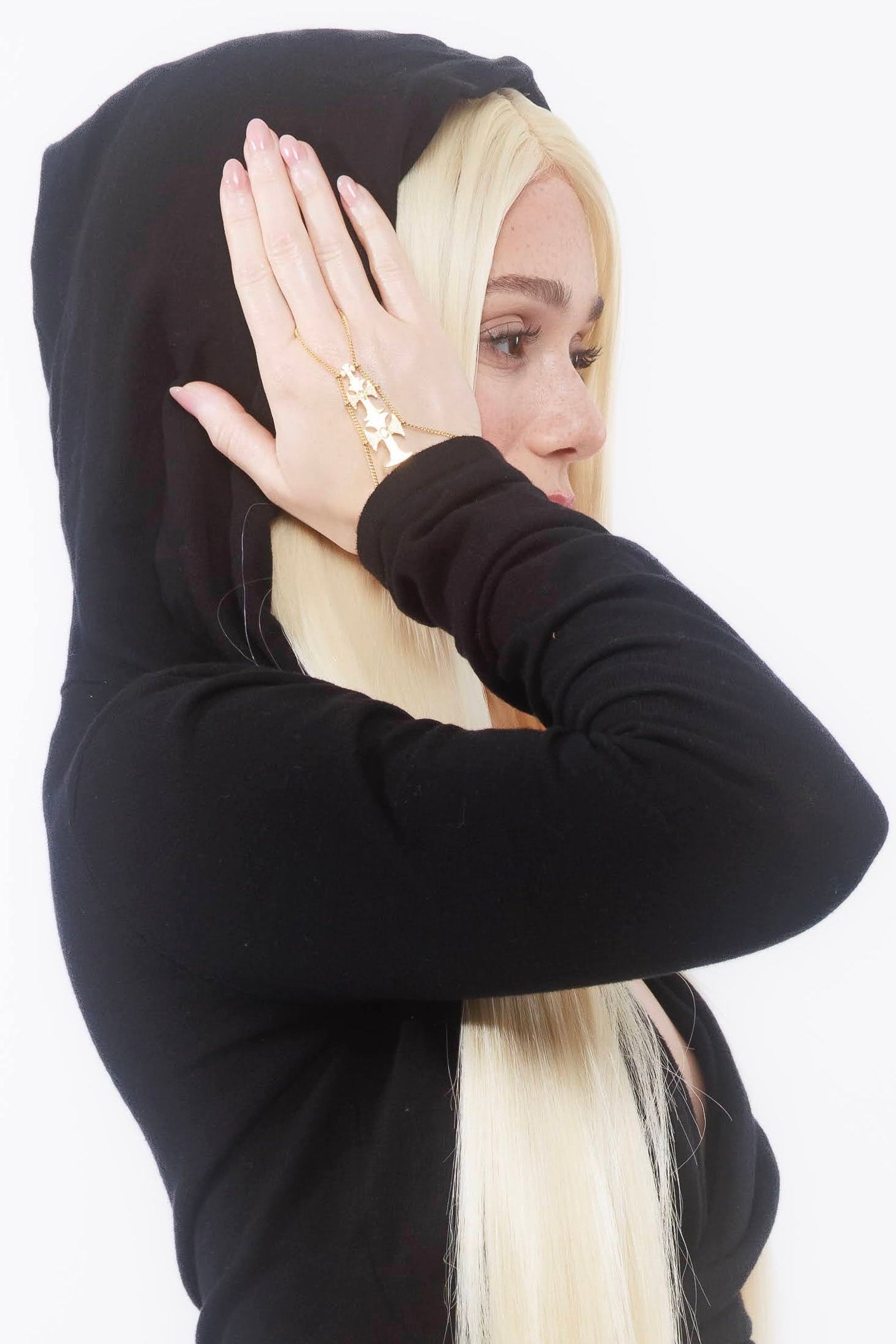 TRIPLE CROSSED HAND CHAIN