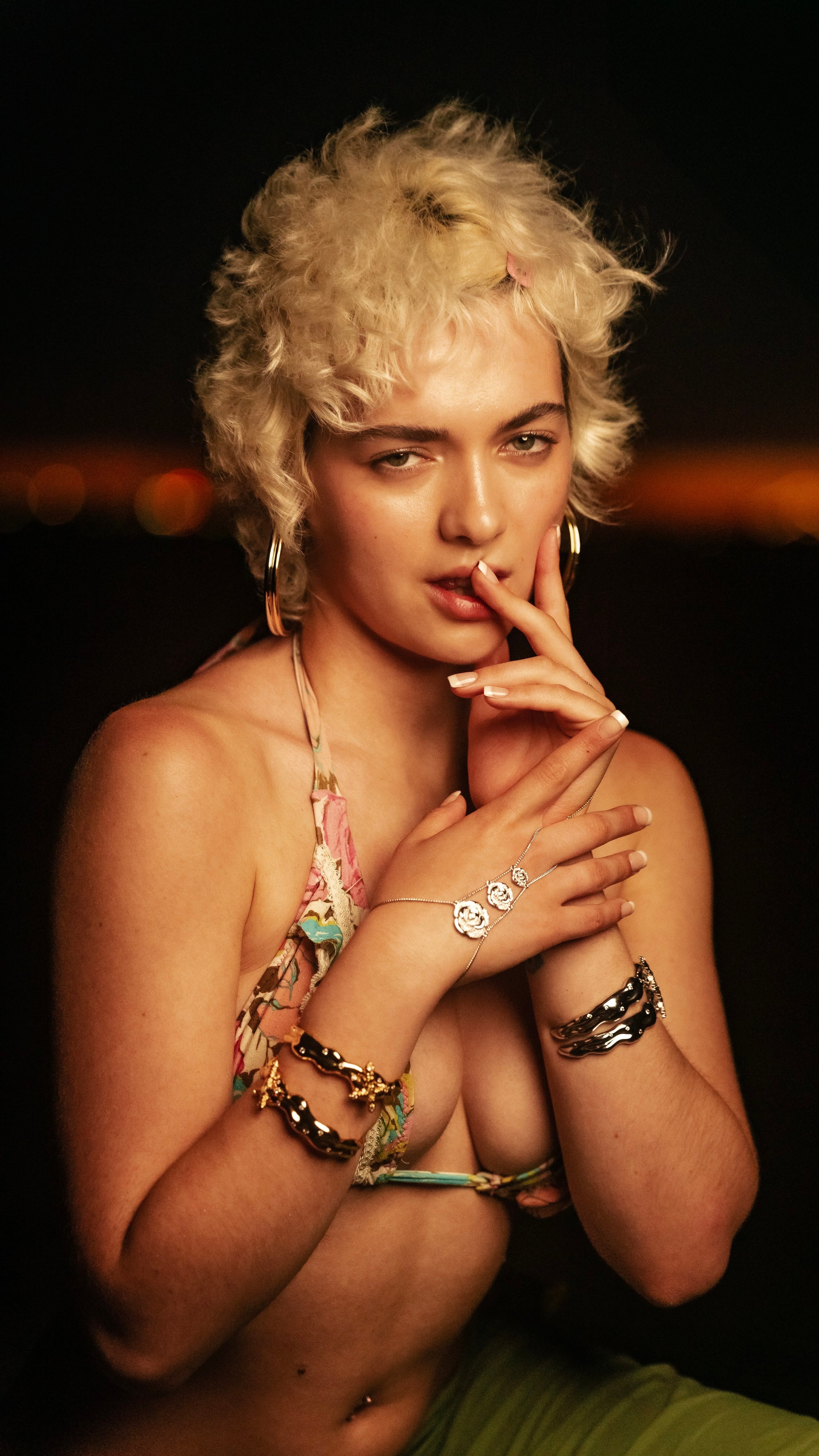 ROSALINE HAND CHAIN