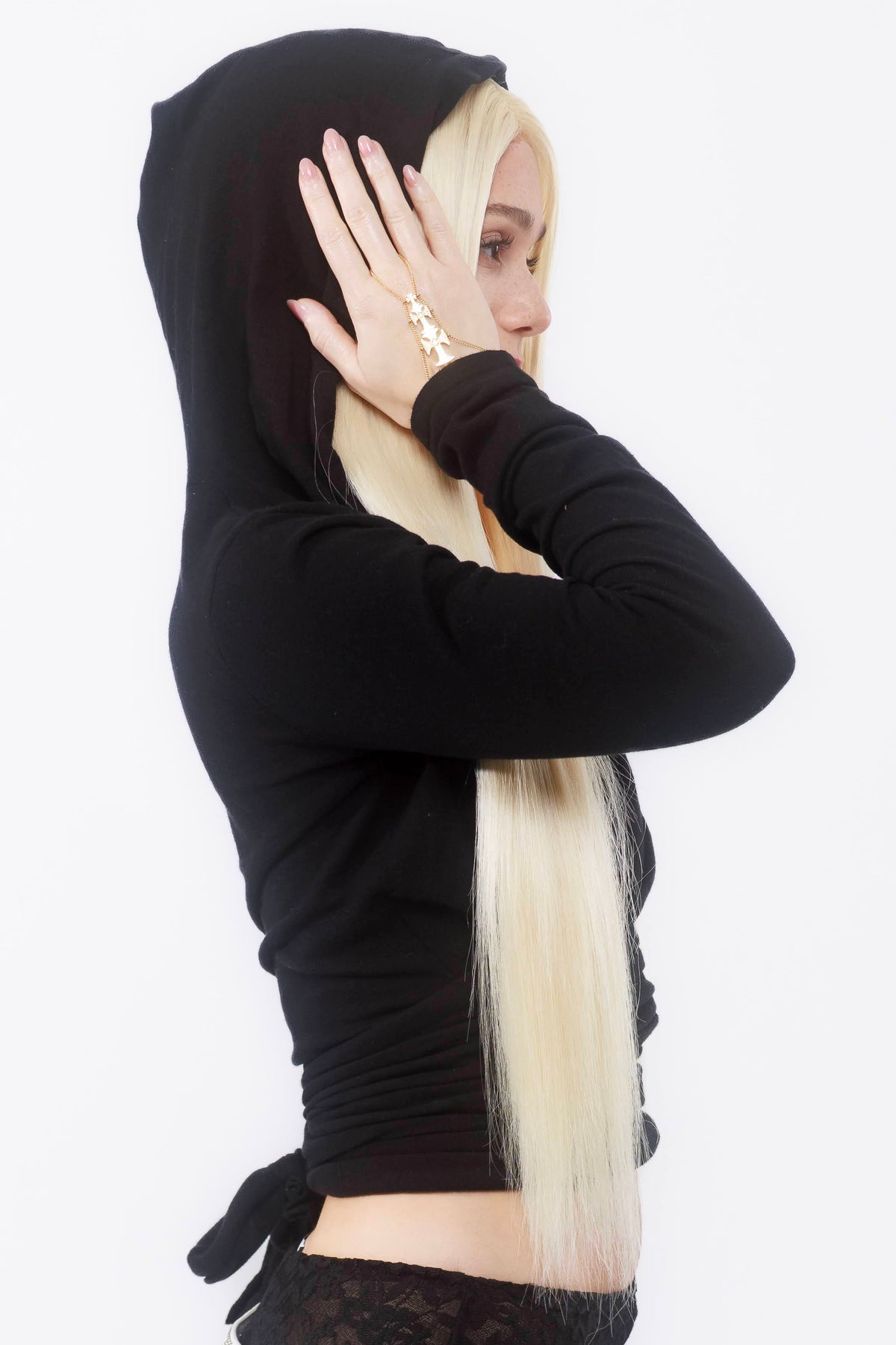 TRIPLE CROSSED HAND CHAIN