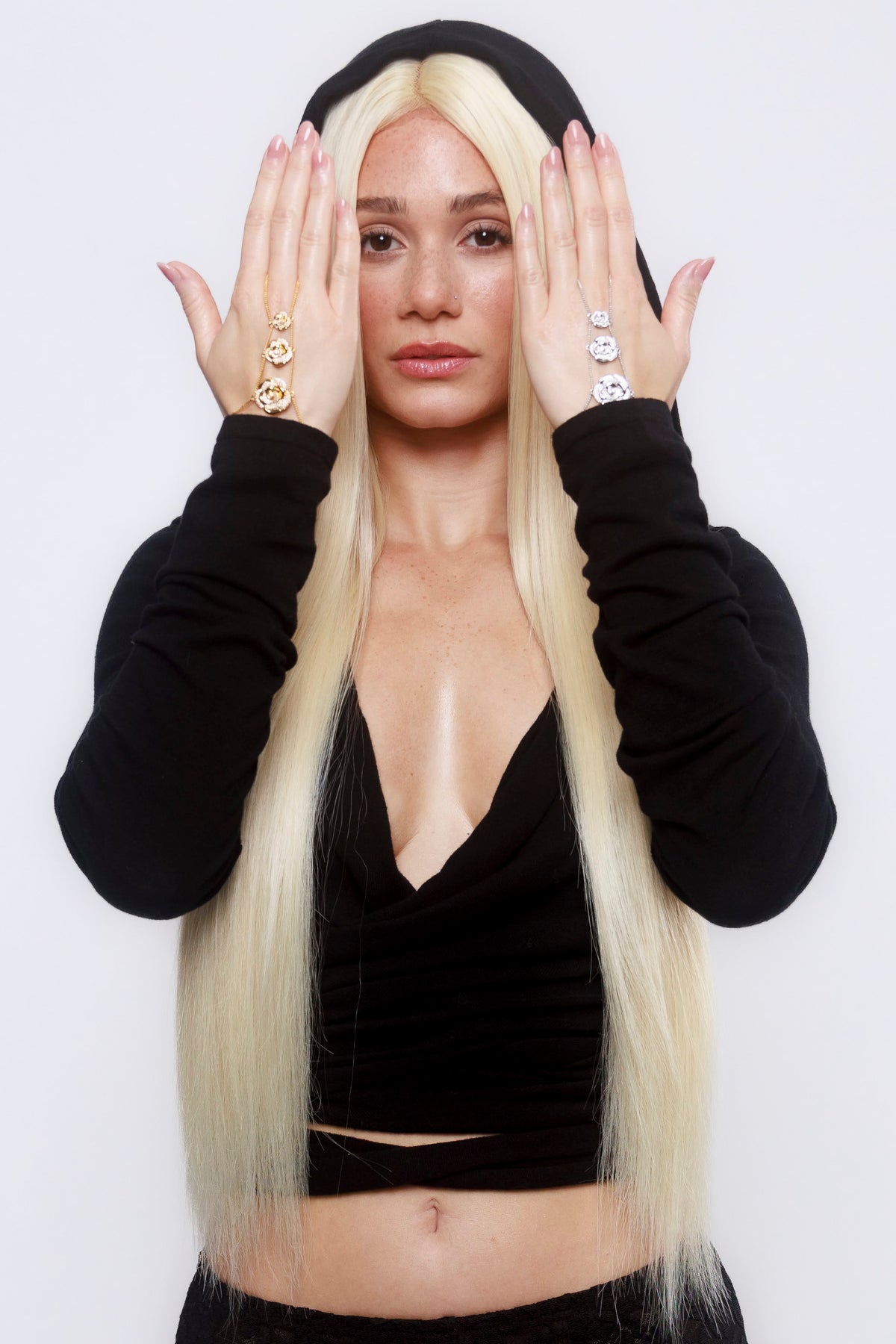 ROSALINE HAND CHAIN